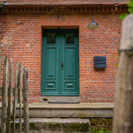 Wald- Und Seeidyll Im Historischen Forsthaus นอยรุพพิน ภายนอก รูปภาพ