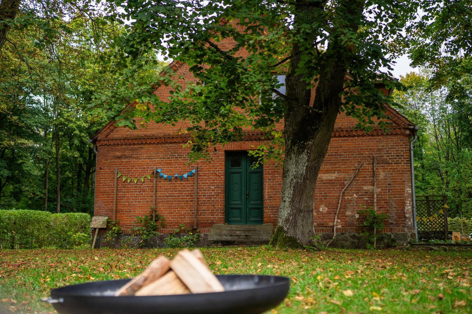 Wald- Und Seeidyll Im Historischen Forsthaus นอยรุพพิน ภายนอก รูปภาพ
