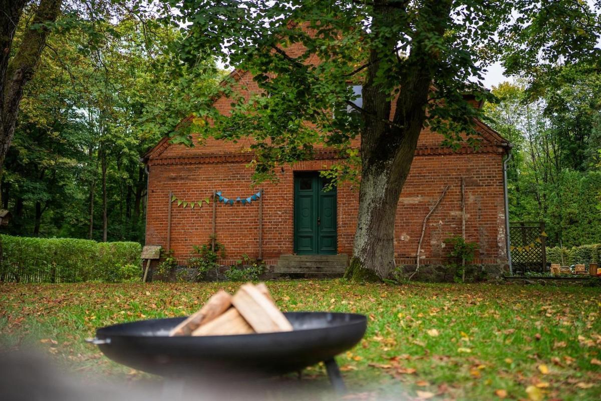 Wald- Und Seeidyll Im Historischen Forsthaus นอยรุพพิน ภายนอก รูปภาพ
